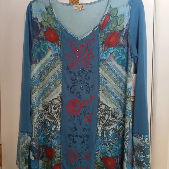 ONE WORLD TOP - Picture 1 of 8